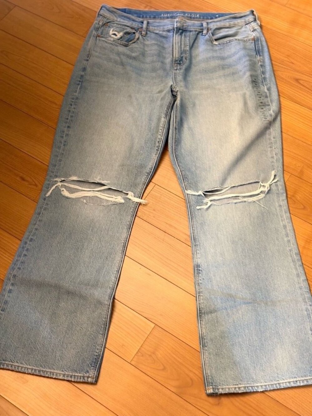 NWT American Eagle High Waisted 90s Bootcut Distressed Jeans Size 16